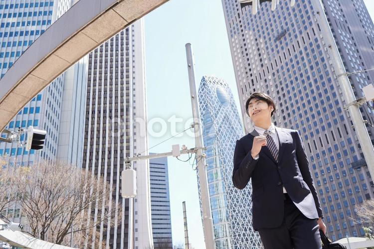 日本男商人在辦公區瀟灑走, 新員工, 男人, 商人, JPG