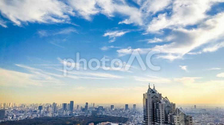 藍天、雲彩和建築物從新宿看，東京建築物圖像景觀材料 16：9, 背景, 碧落, 房屋, JPG